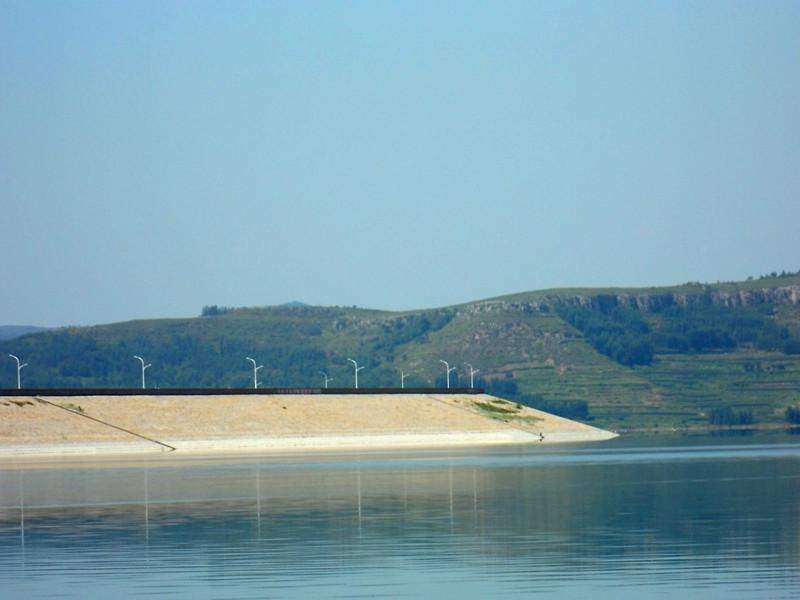 雷達水位計監測系統，實時監測水庫水位